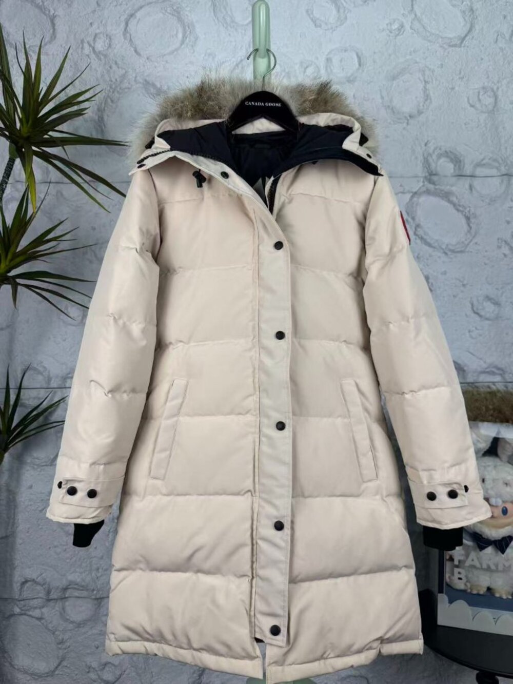Canada Goose Women's Shelburne Parka (Off-White, Mid-Length)
